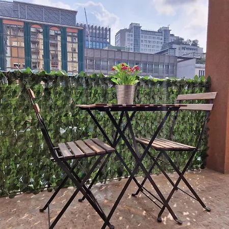 Quick Flat - * Milánó